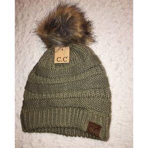 NWT cc pom pom beanie